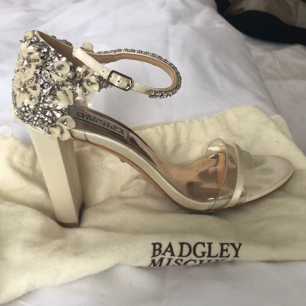 Size 7 Badgley Mischka